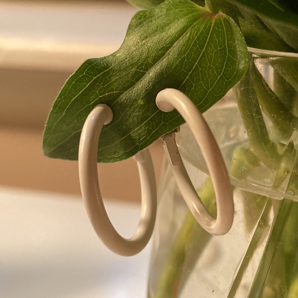 Retro L.H. Segal California White Loop Clip Earrings